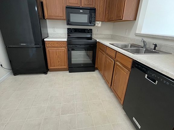 5th image of 8024 Stablegate Way