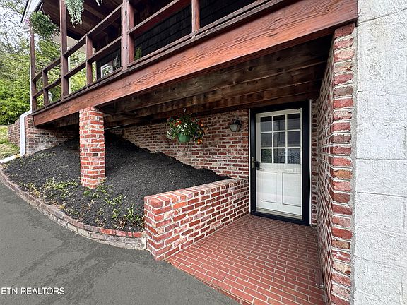 5th image of 2802 Mineral Springs Ave