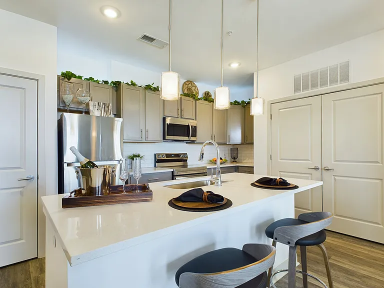 Greenview — Photo 18