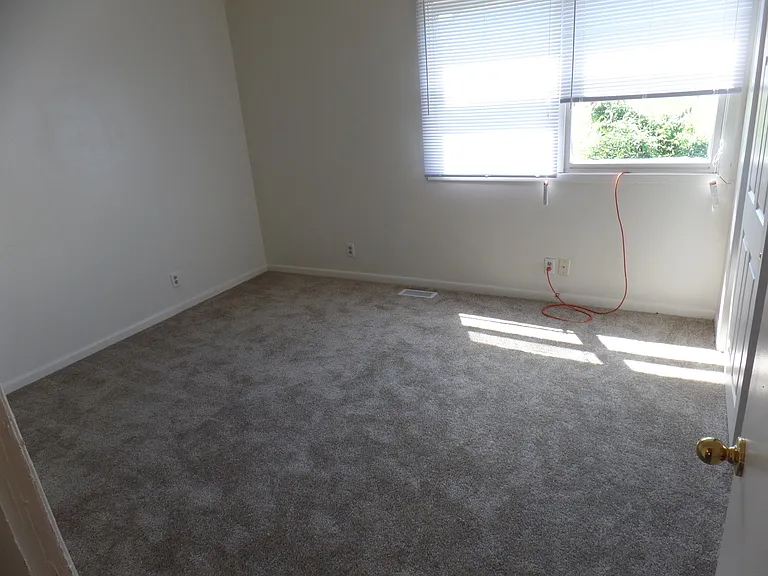 Williamsburg Apartment Homes LLC — Photo 30