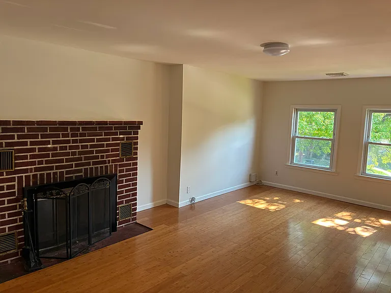 18 N Central Ave — Photo 9
