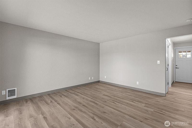 3rd image of 21903 -05 30th Avenue S