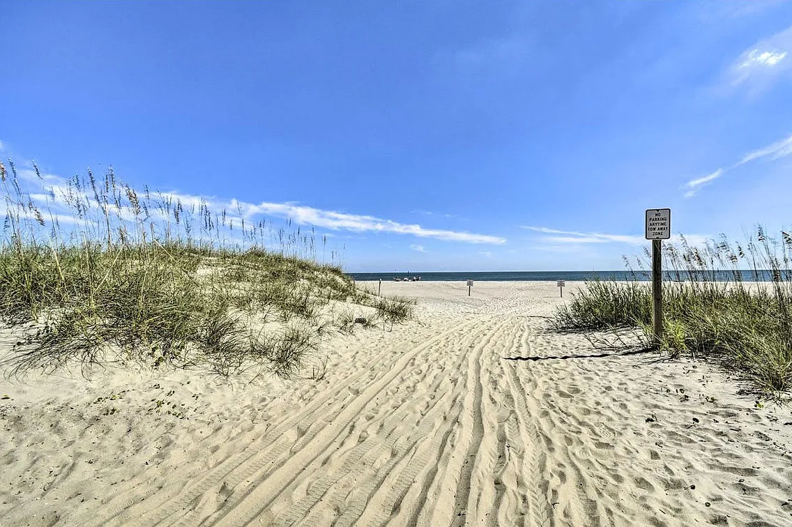 E 2nd St, Ocean Isle Beach — Photo 3