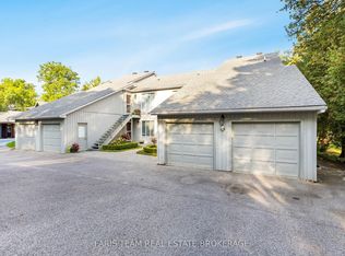 260 Cedarmere Rd #101, Orillia, ON L3V7H1