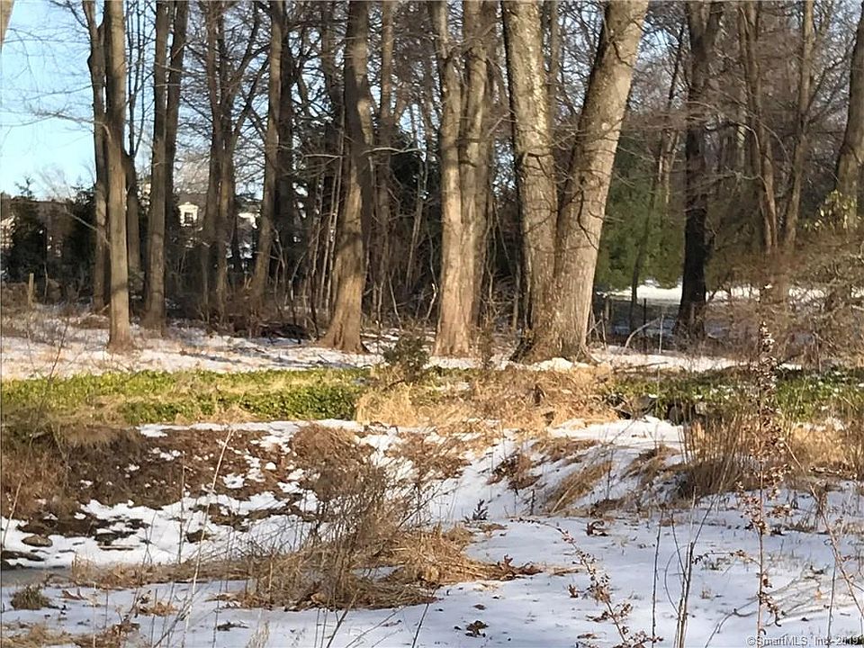 2nd image of 77 Woodridge Dr