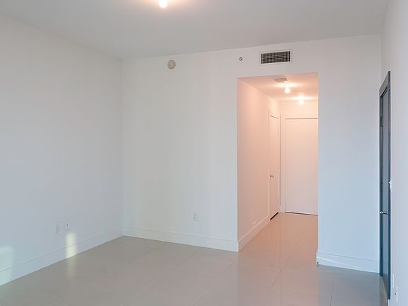 5th image of 900 Biscayne Blvd APT 2512