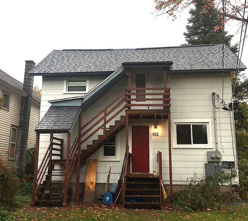 1st image of 204 S Division St #1/2