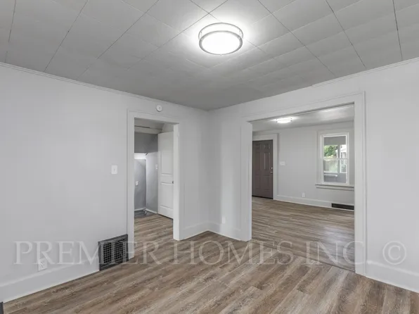 2913 11th St NW, Canton, OH 44708