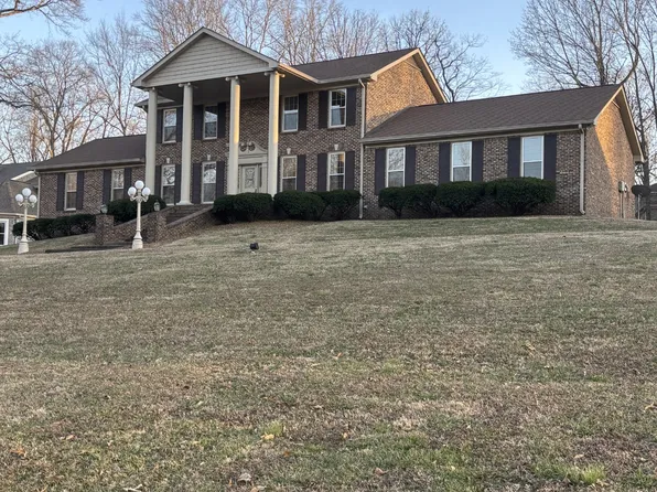 2802 Wakefield Dr, Clarksville, TN 37043