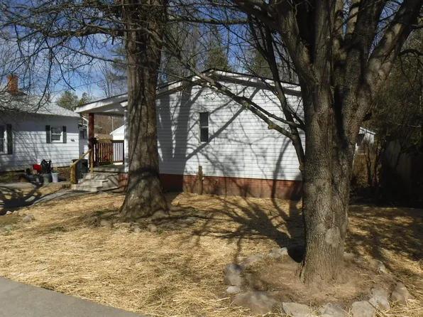 117 Ingleside Ave, White Sulphur Springs, WV 24986