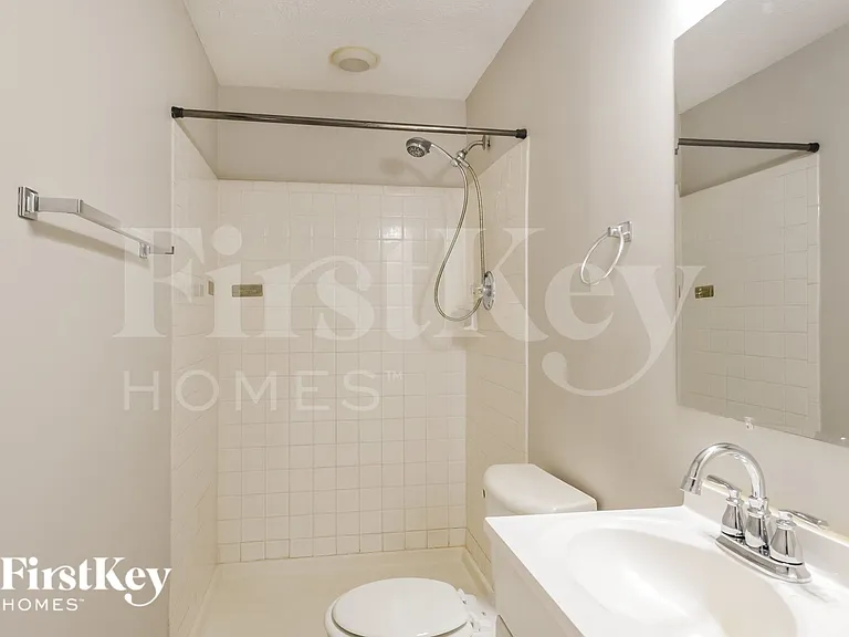 6830 Littleton Dr — Photo 10