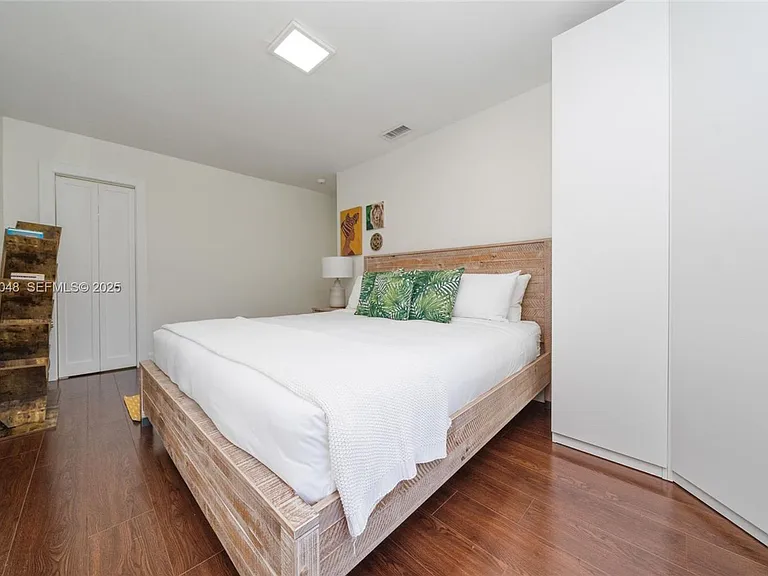 7544 SW 78th Ter — Photo 10