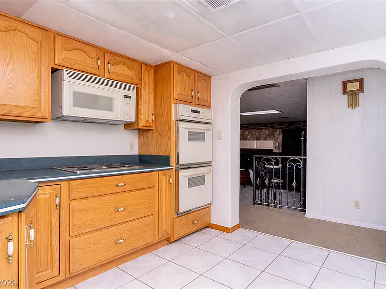 5185 Sun Valley Dr — Photo 3