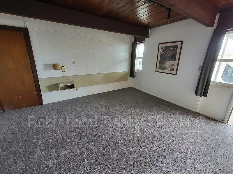 Studio, 1.0 bath, $565 — Photo 4