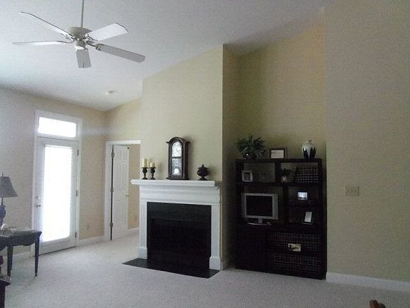 4th image of 590 Lakeland Dr