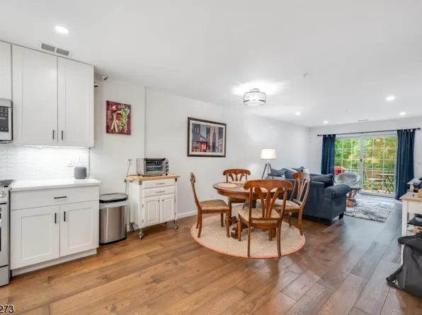 297 Riveredge Dr, Chatham Twp., NJ 07928