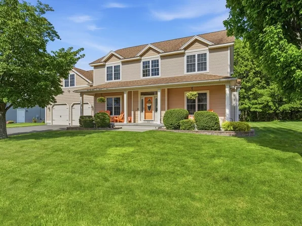 63 Caddyshack Dr, Chicopee, MA 01020