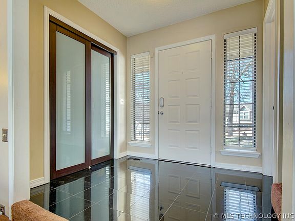3rd image of 3433 S Rolling Oaks Dr