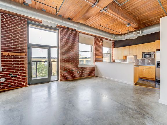 2nd image of 703 N 13th St Unit 305