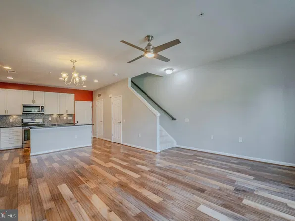 42677 Wardlaw Ter, Ashburn, VA 20147