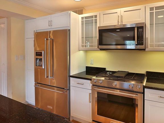 4th image of 75 Main St Unit 102