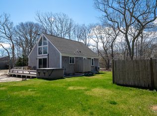 4 5th St N, Edgartown, MA 02539