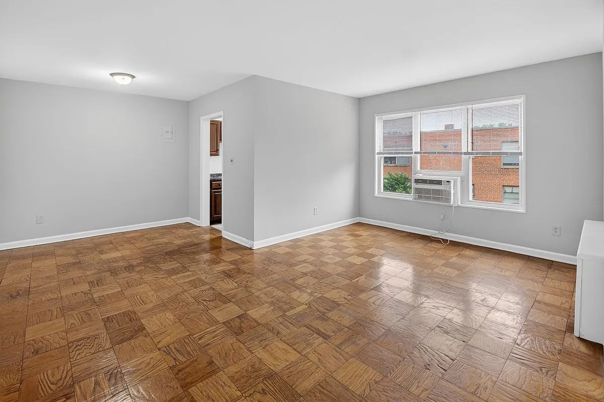 Building Photo - 4550 Macarthur Blvd NW #302