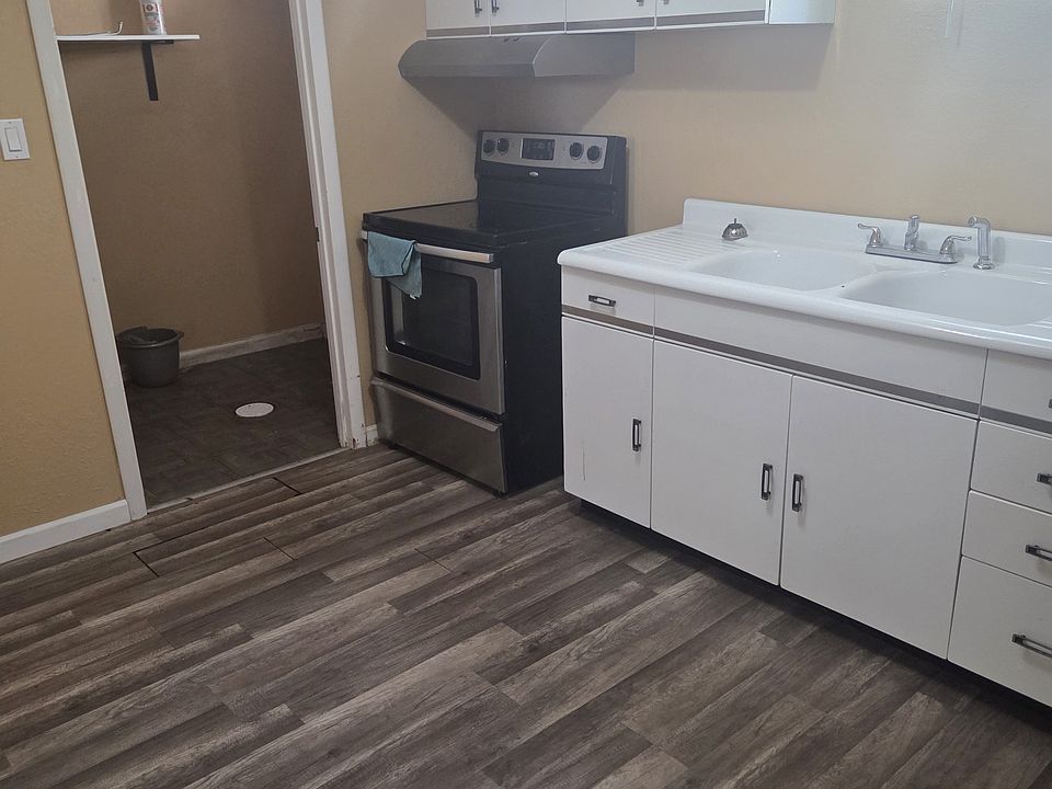 1st image of 919 7th St APT B