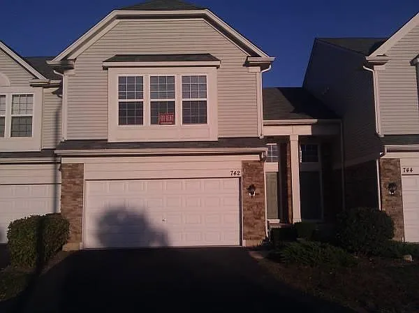 742 Pointe Dr #742