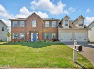 2413 Middlebrook Ridge Ln, Knoxville, TN 37931