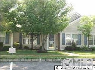 5 Sunnyfield Ln, Lakewood, NJ 08701