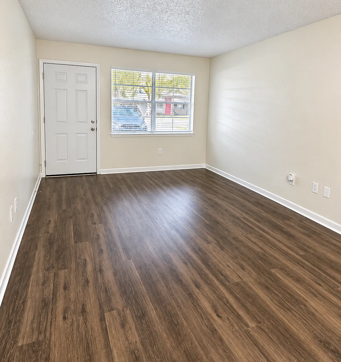 Large 2 Bed, 2 Bath - Channelview Condos — Photo 2