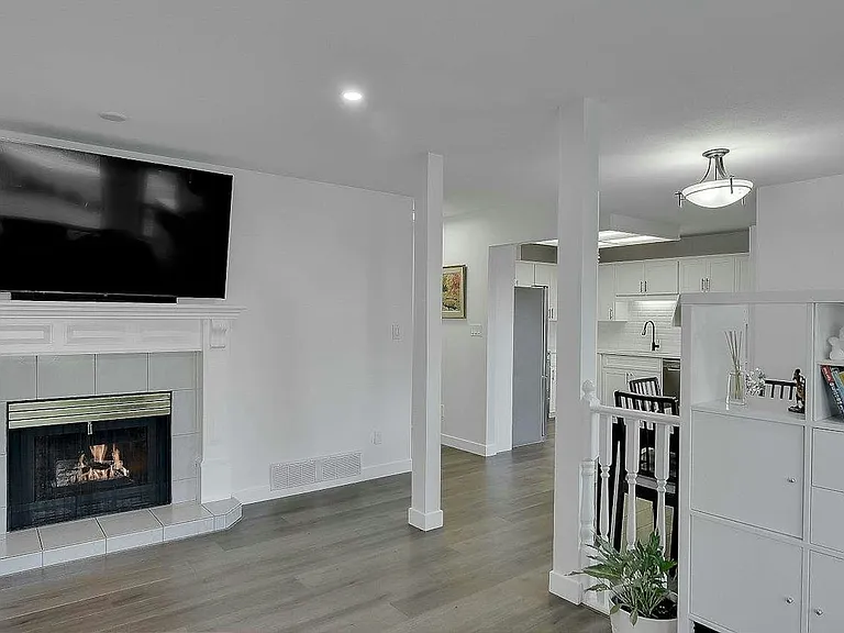 19358 Cusick Cres — Photo 11