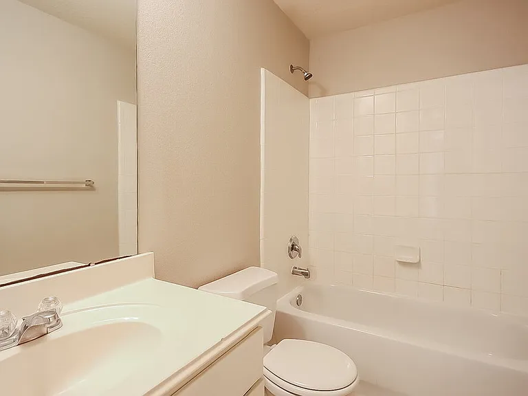 18407 Knob Hill Lake Ln — Photo 15