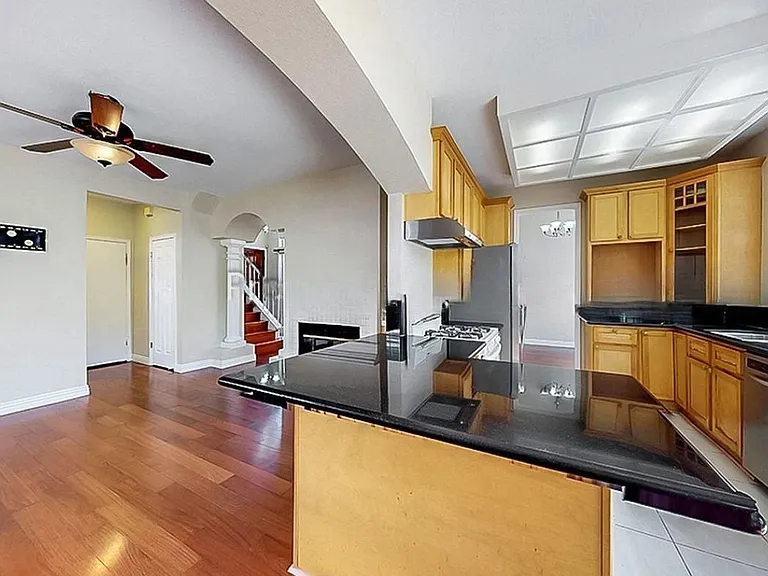 34193 Finnigan Ter — Photo 6