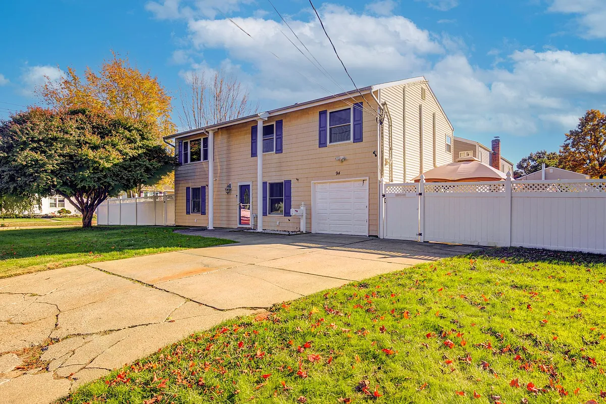 Building Photo - 94 Neptune Ave #1