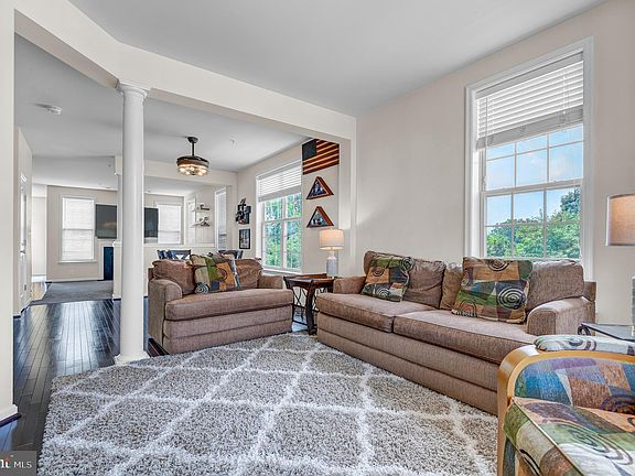4th image of 903 Whitstable Blvd