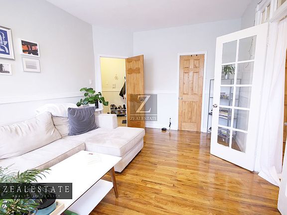5th image of 718 Washington Ave APT 2F