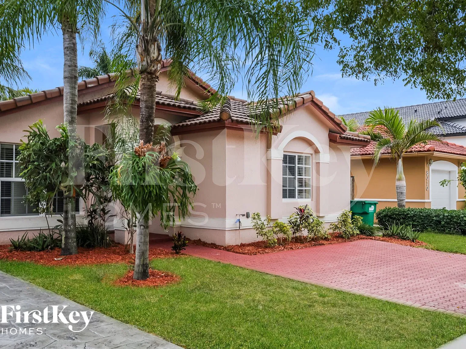 3 bed, 2.0 bath, 1147 sqft, $3,385 — Photo 2