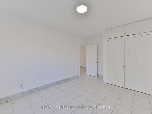 5th image of 10 Ellison Ave #102