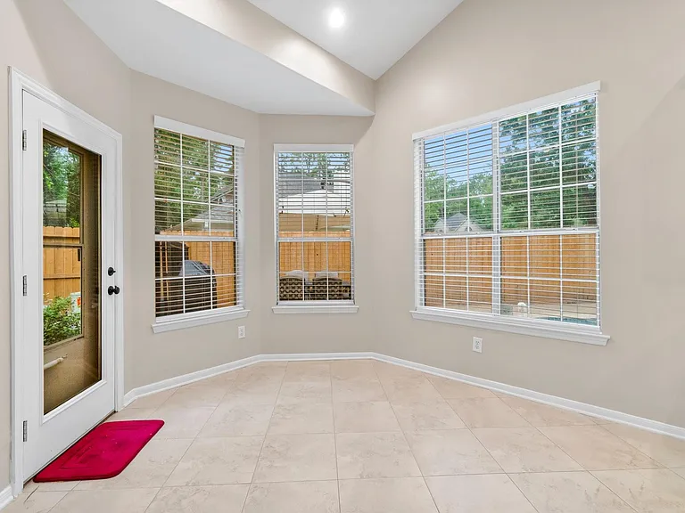 83 Terraglen Dr — Photo 12