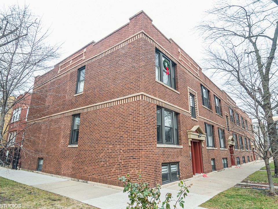 1st image of 2920 W Berteau Ave #2