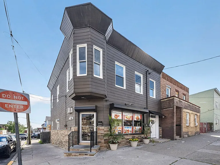 260 Walker St #A — Photo 20