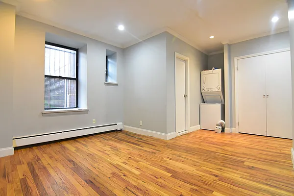 Rented by Clove Realty LLC | media 2