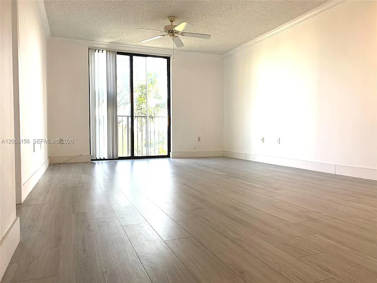 1919 Van Buren St #506A — Photo 2