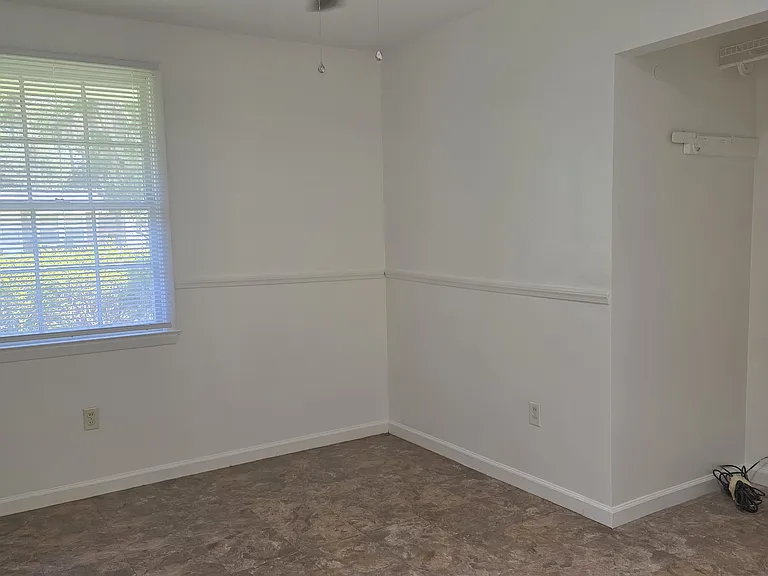 15 Burbank Blvd — Photo 11