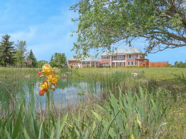 7453 La Prairie Ln, Ann Arbor, MI 48103