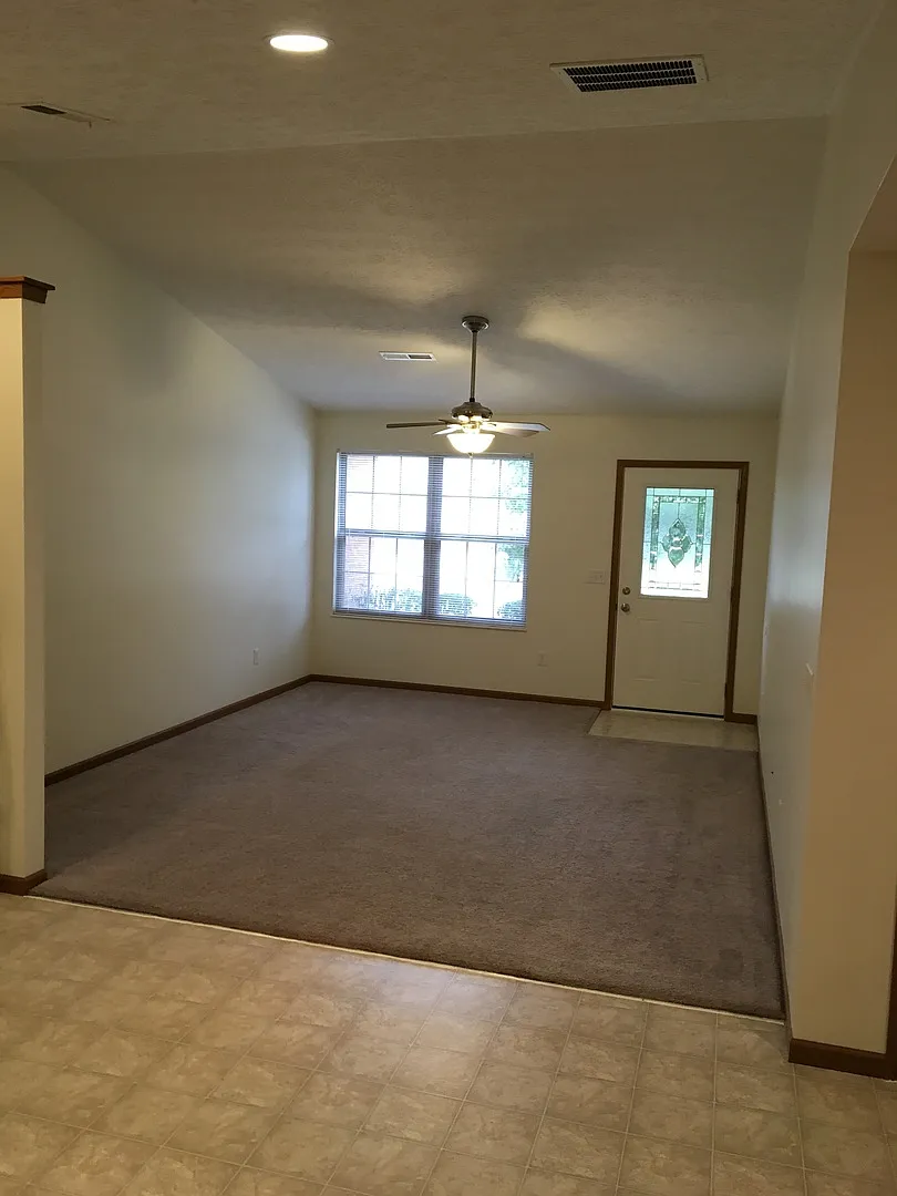 Laurel Creek Apts, 2230 Shamrock — Photo 1