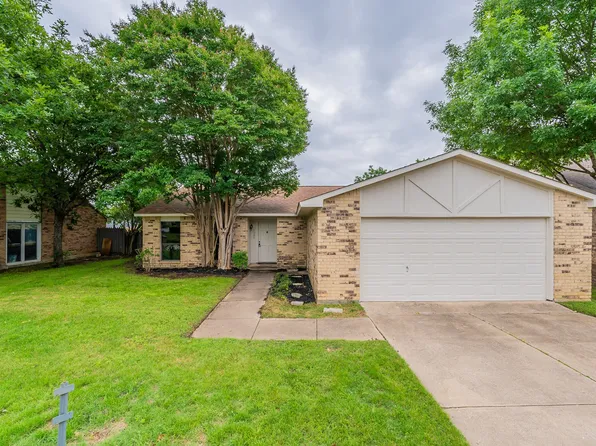 2520 Cottonwood Ln, Bedford, TX 76021