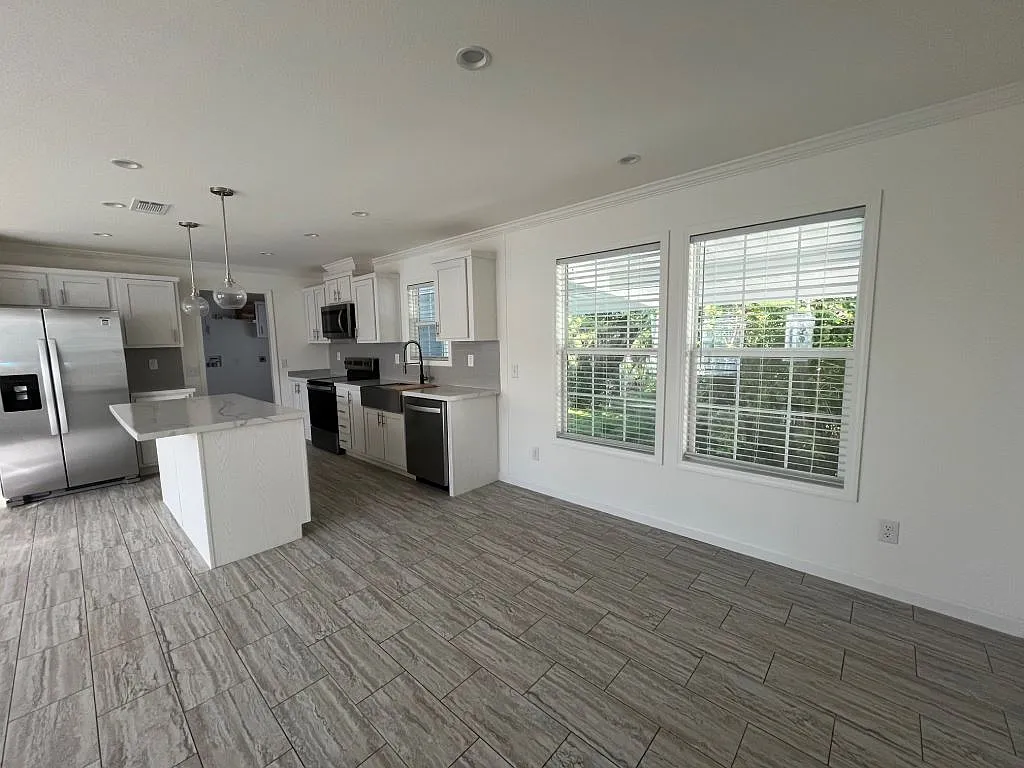 4 bed, 2.0 bath, 1290 sqft, $1,599 — Photo 4